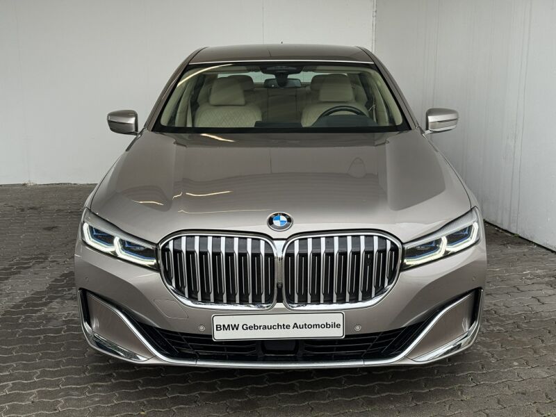 BMW 740
