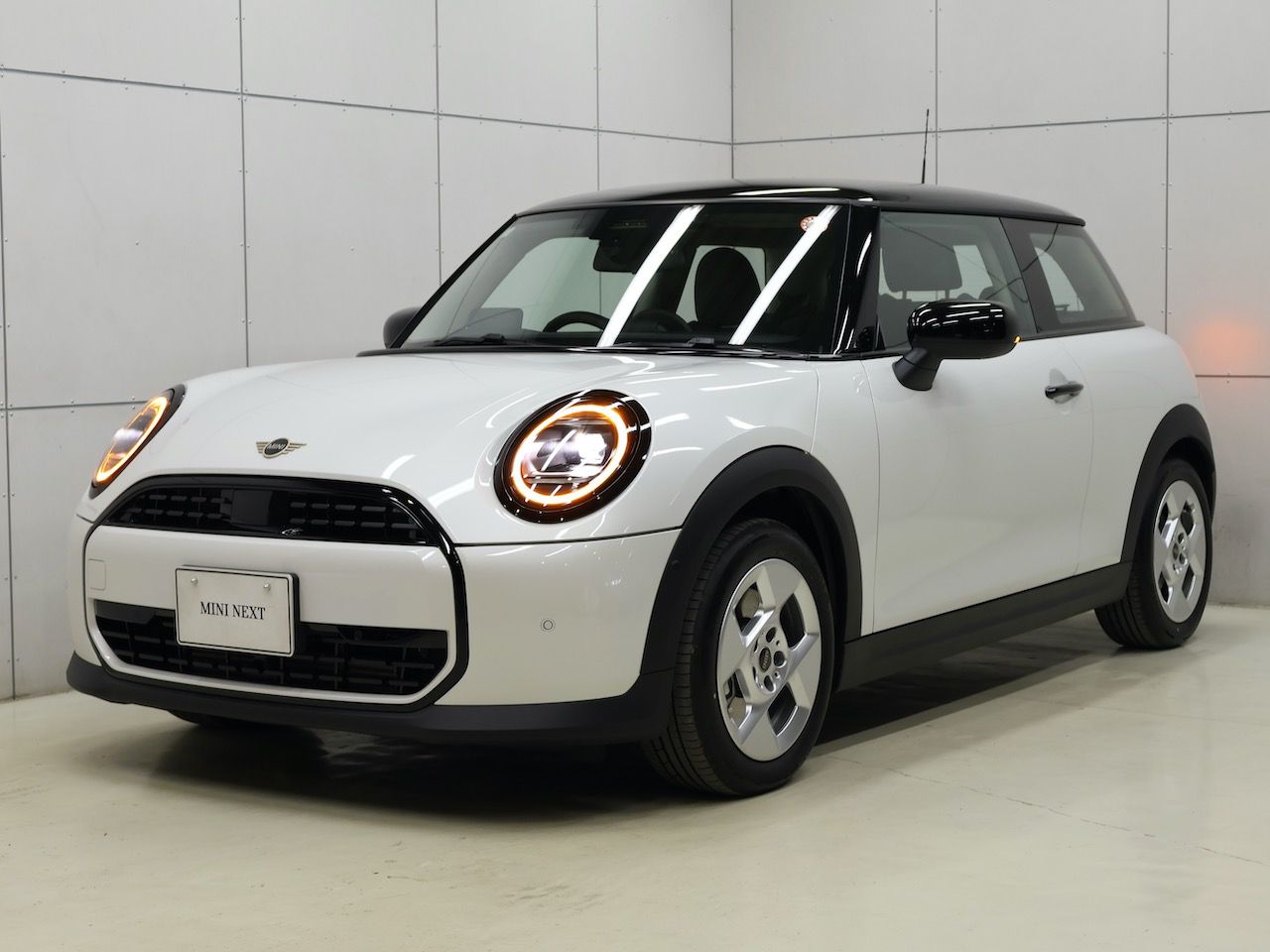 THE NEW MINI COOPER (3 DOOR) C