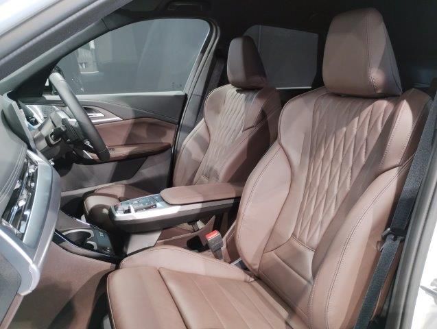 U11 iX1 xDrive30