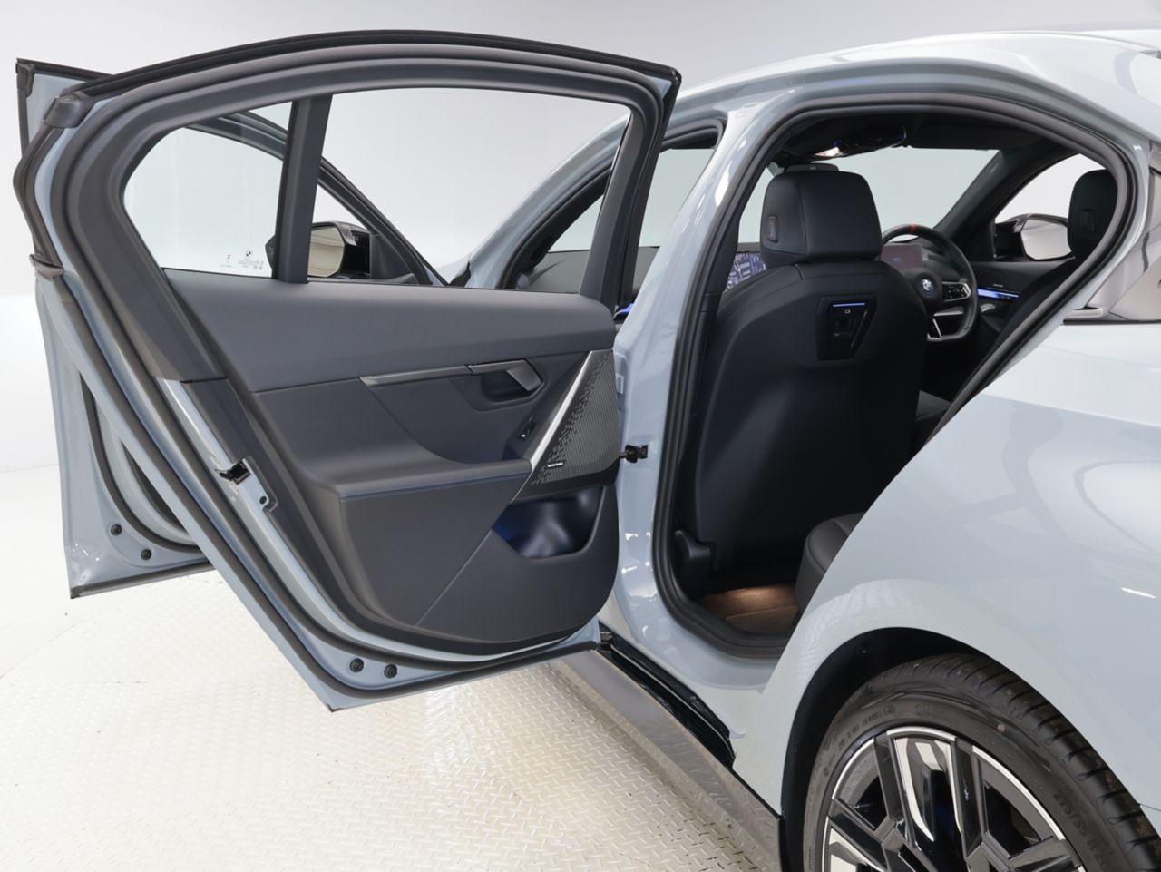 BMW i5 M60 xDrive Sedan RHD