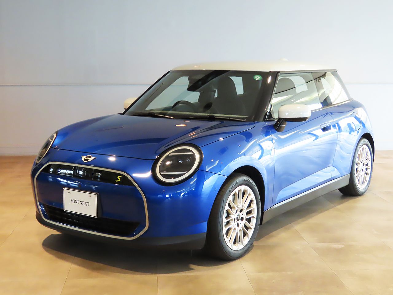 THE NEW ALL-ELECTRIC MINI COOPER SE