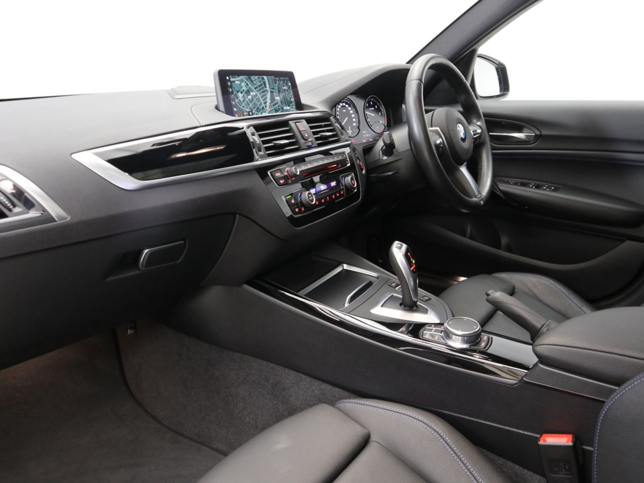 118D 5DOOR RHD