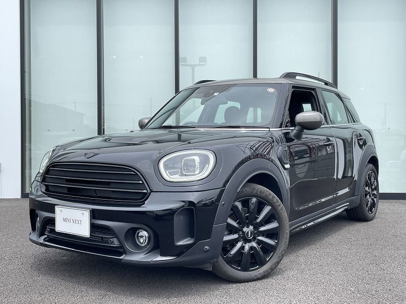 MINI COOPER D CROSSOVER SHADOW EDITION.