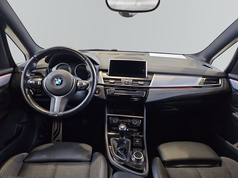 BMW 218