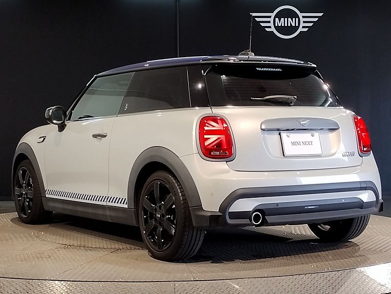 MINI Cooper F56 RHD