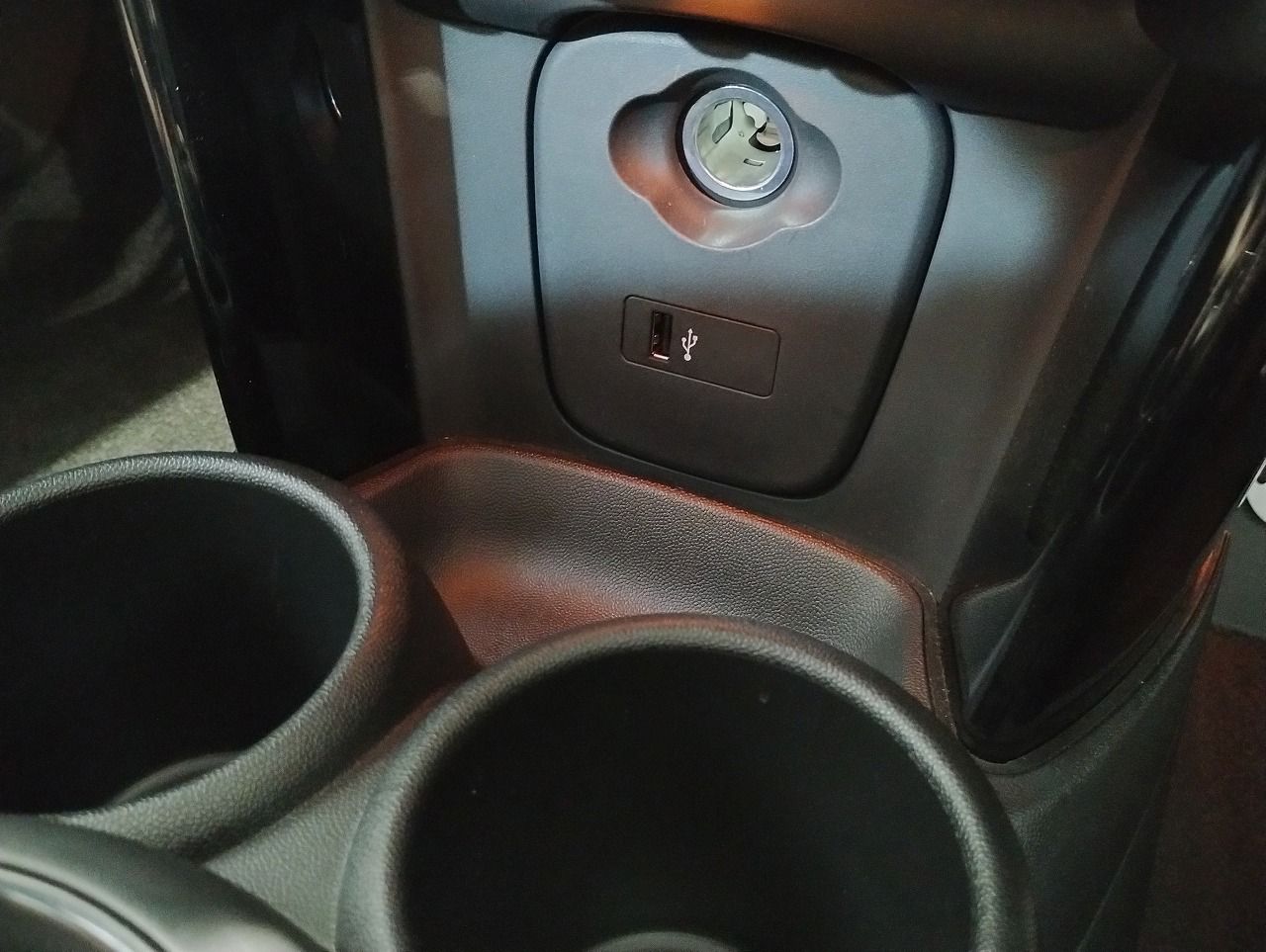 F55 COOPER S D(AT)