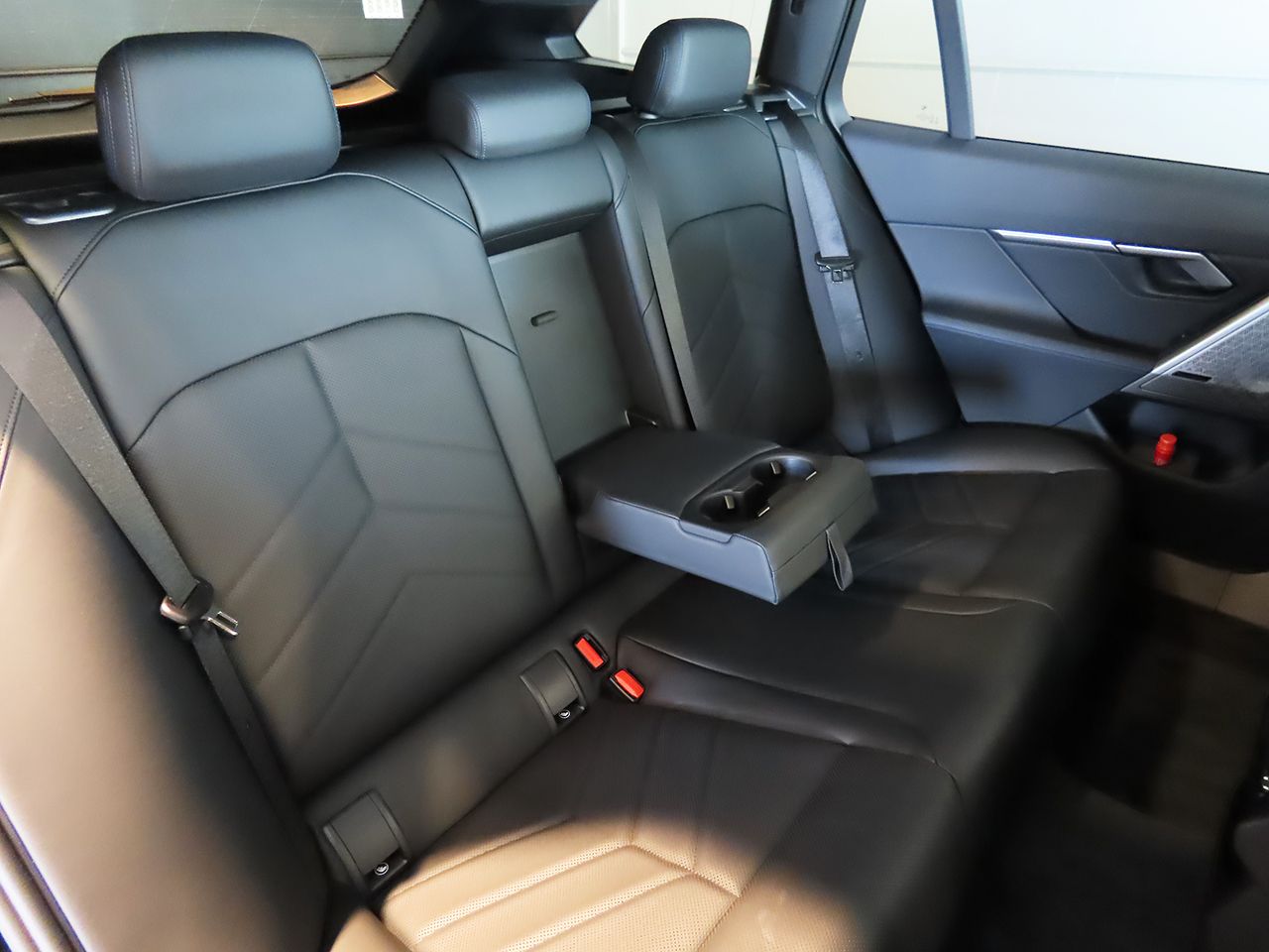 BMW i5 eDrive40 M Sport RHD