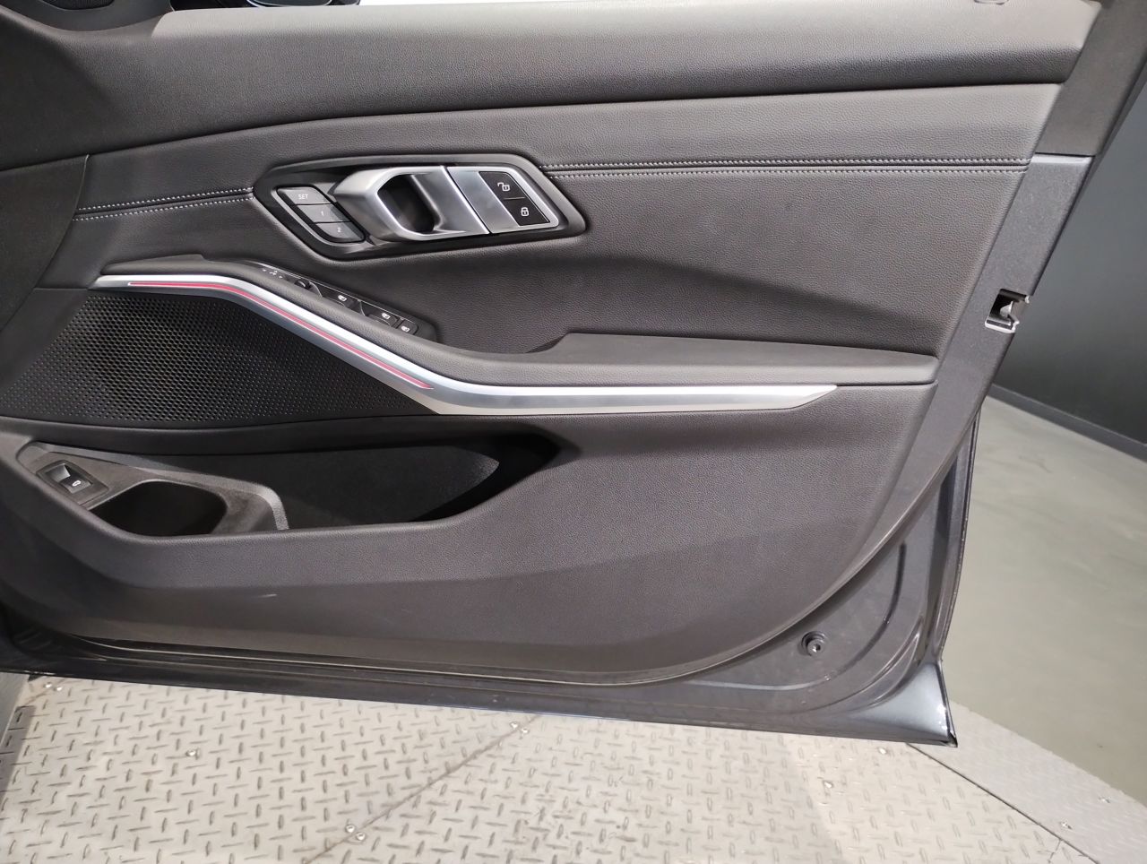 G20 320i Saloon RHD MX