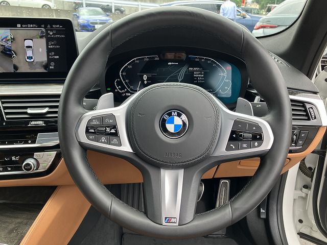530e Sedan RHD