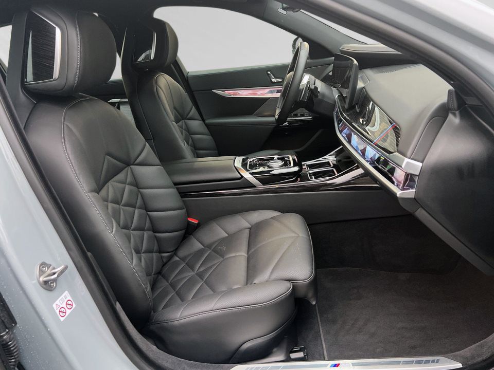 BMW 740