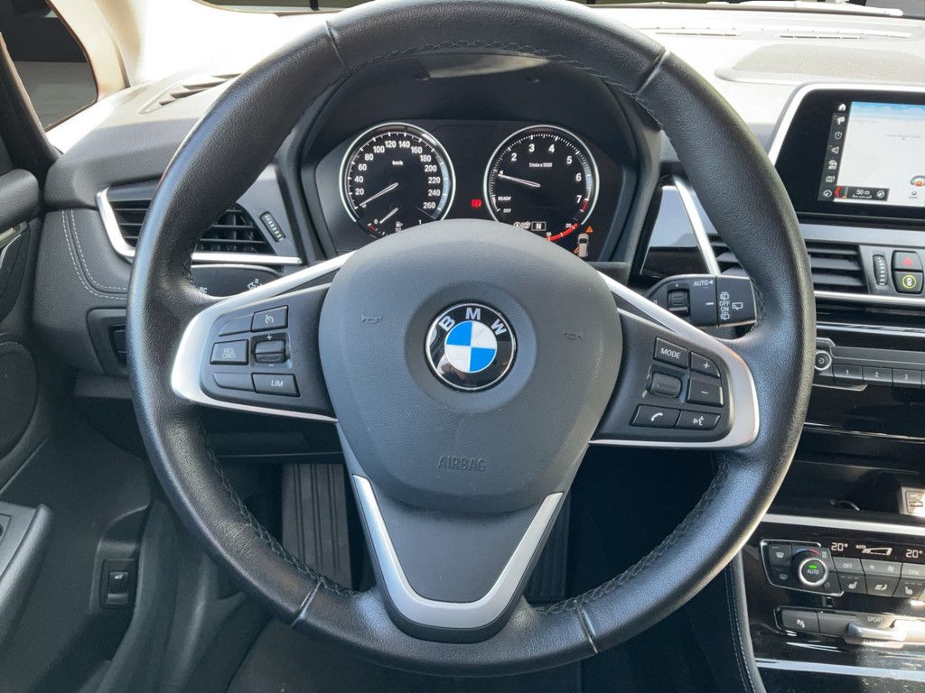 BMW 218