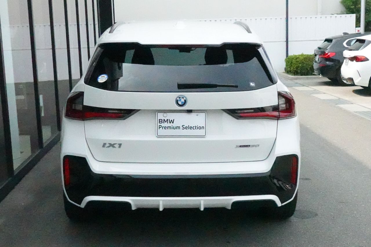 U11 iX1 xDrive30