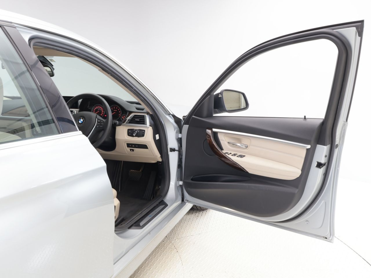 330E IPERFORMANCE SEDAN RHD