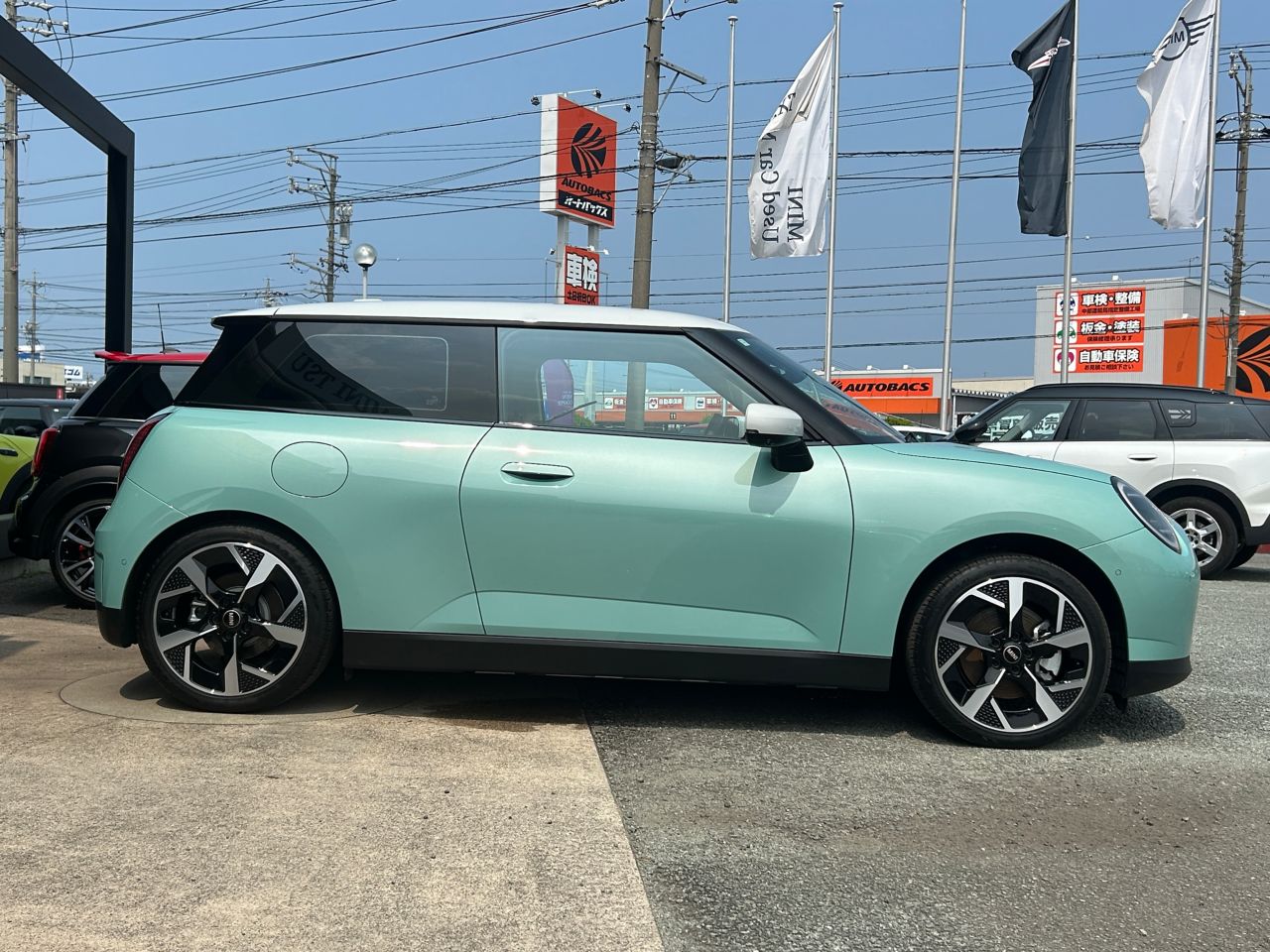 J01 MINI Cooper SE