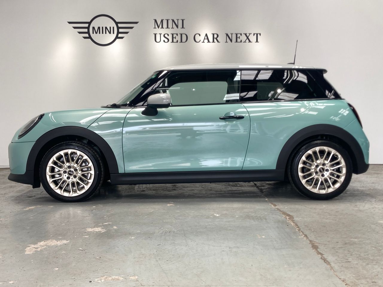 F66 MINI Cooper C 3Dr