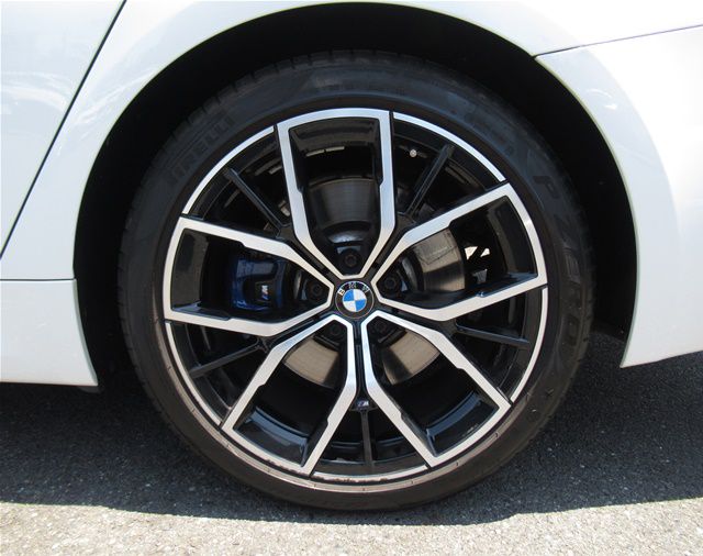 540i xDrive Touring RHD