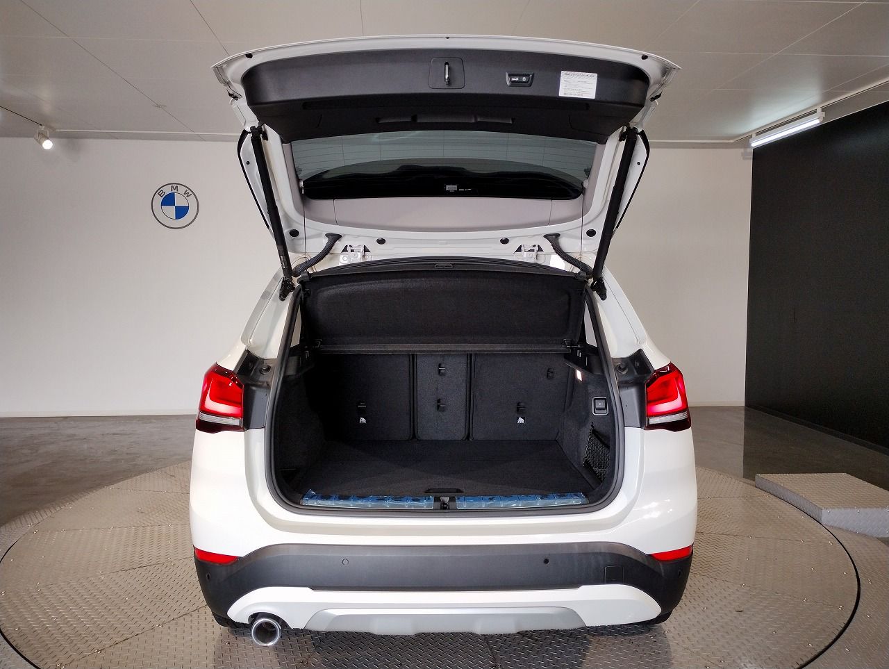 X1 sDrive18i RHD