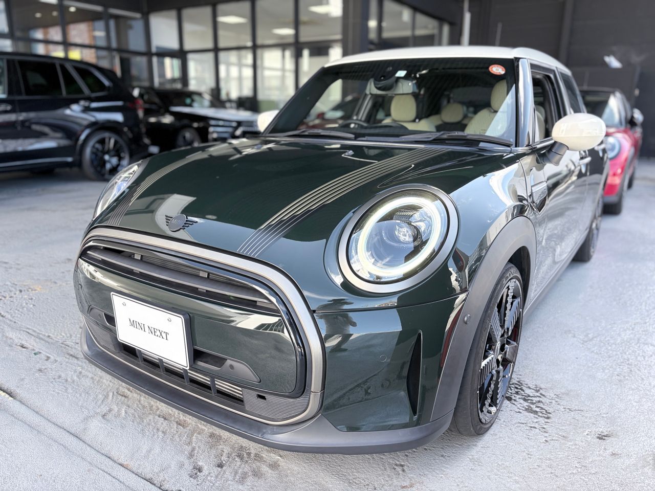 MINI COOPER 5 DOOR RESOLUTE EDITION.