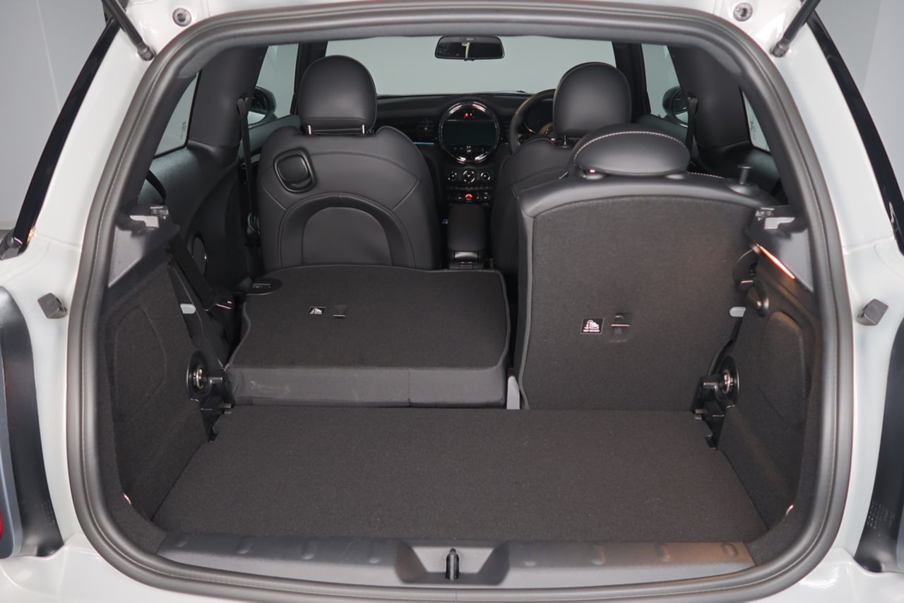 MINI Cooper F56 RHD