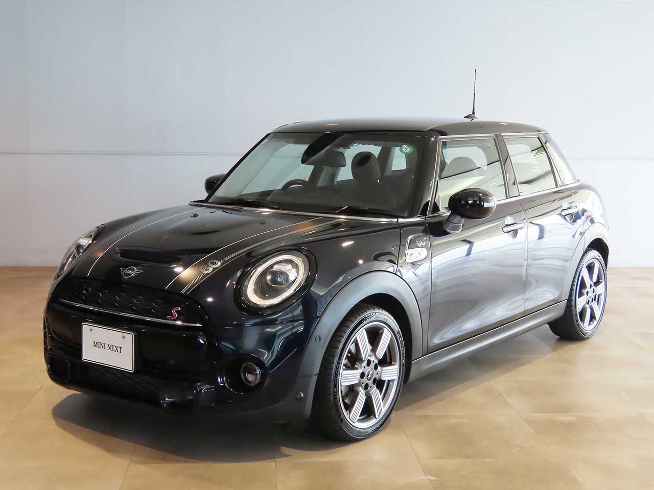 MINI COOPER S 5 DOOR.