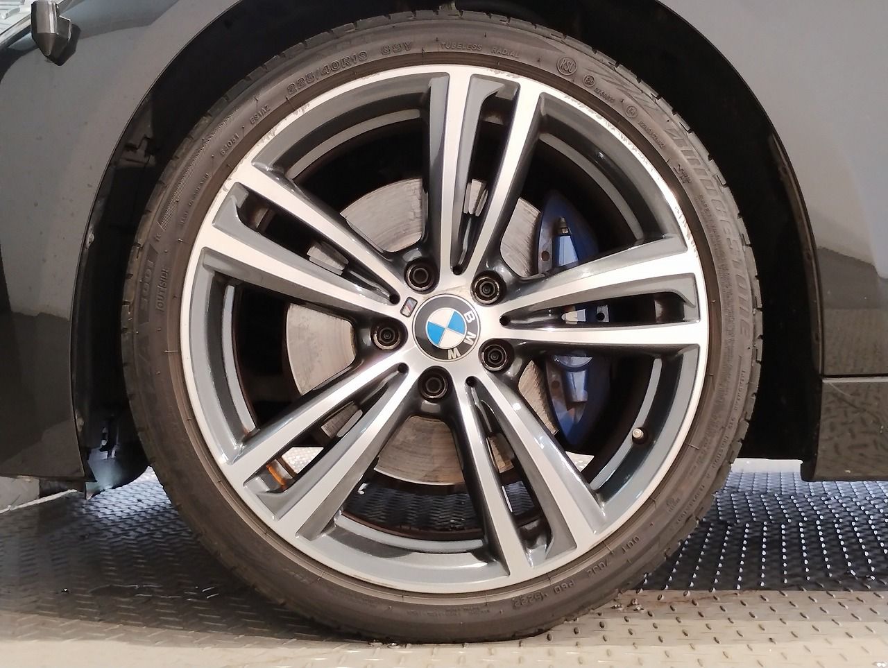 320I SEDAN RHD
