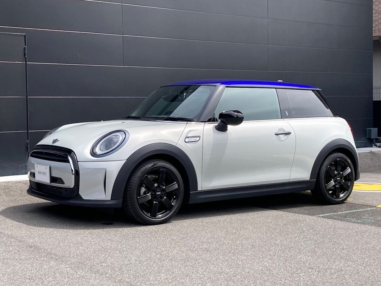 THE NEW MINI COOPER 3 DOOR BRICK LANE EDITION.