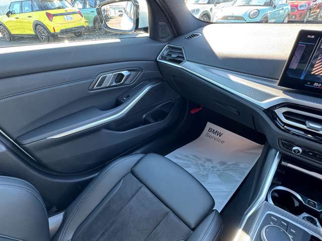 320d xDrive Berline RHD