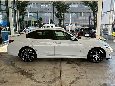 G20 330e Saloon RHD MX