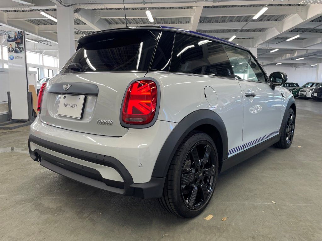 MINI Cooper F56 RHD