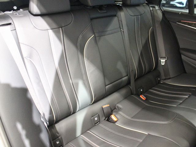 520d xDrive Touring RHD