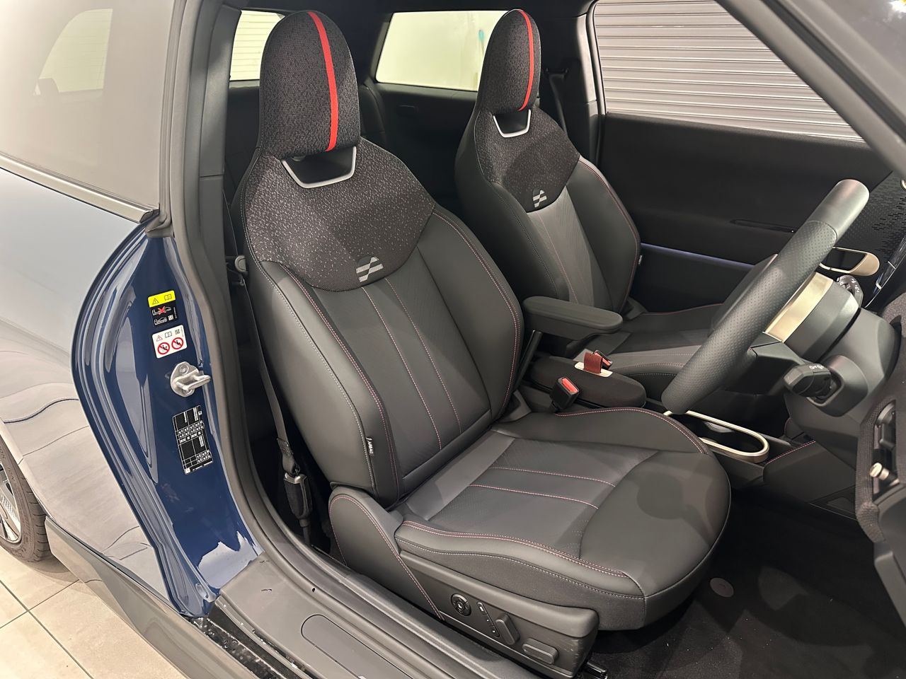 J01 MINI John Cooper Works Electric
