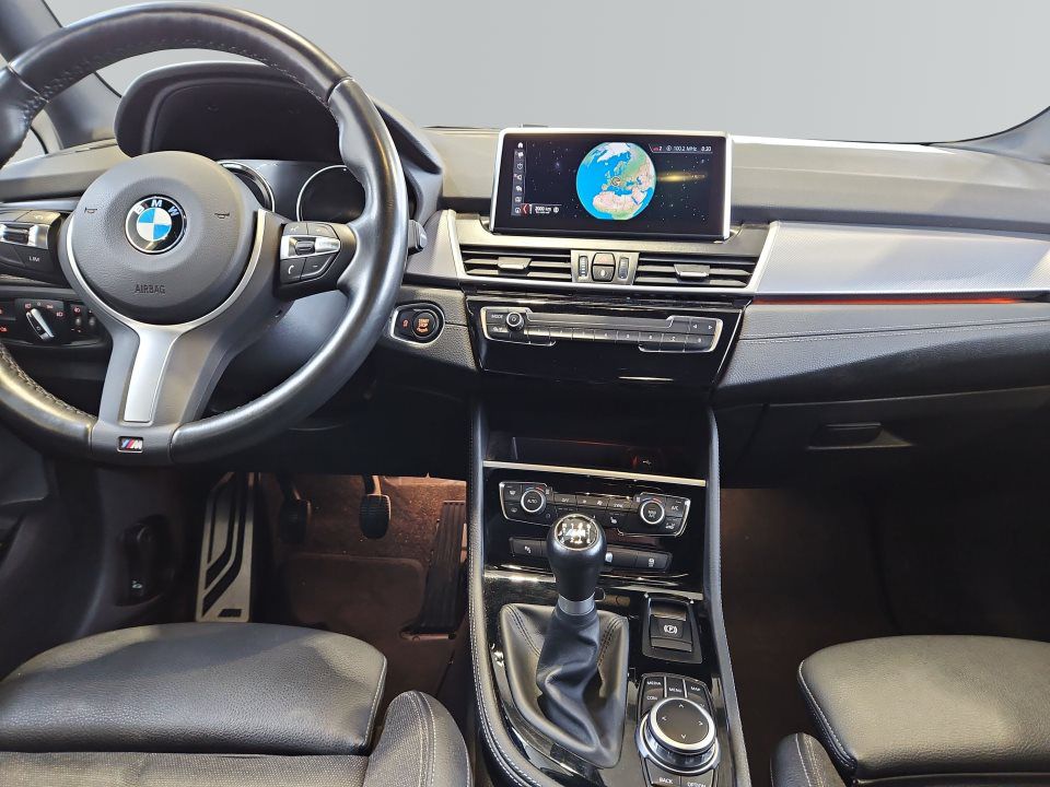 BMW 218