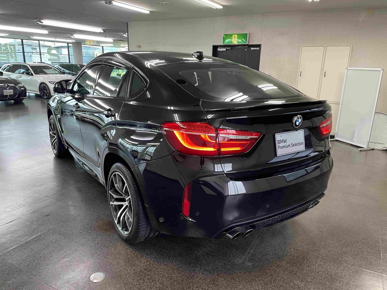 X6M RHD