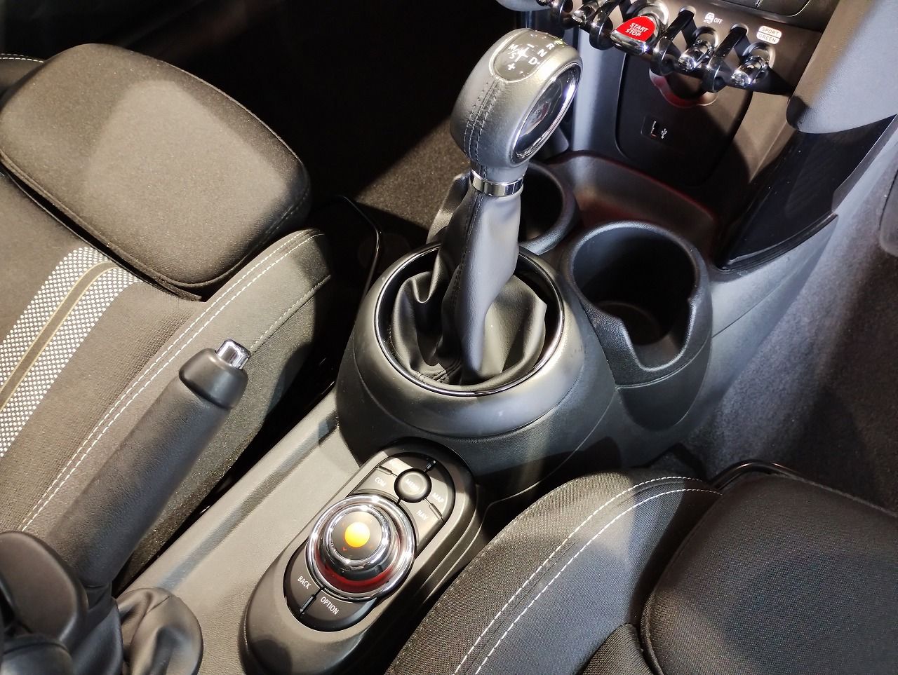 F56 COOPER S D(AT)
