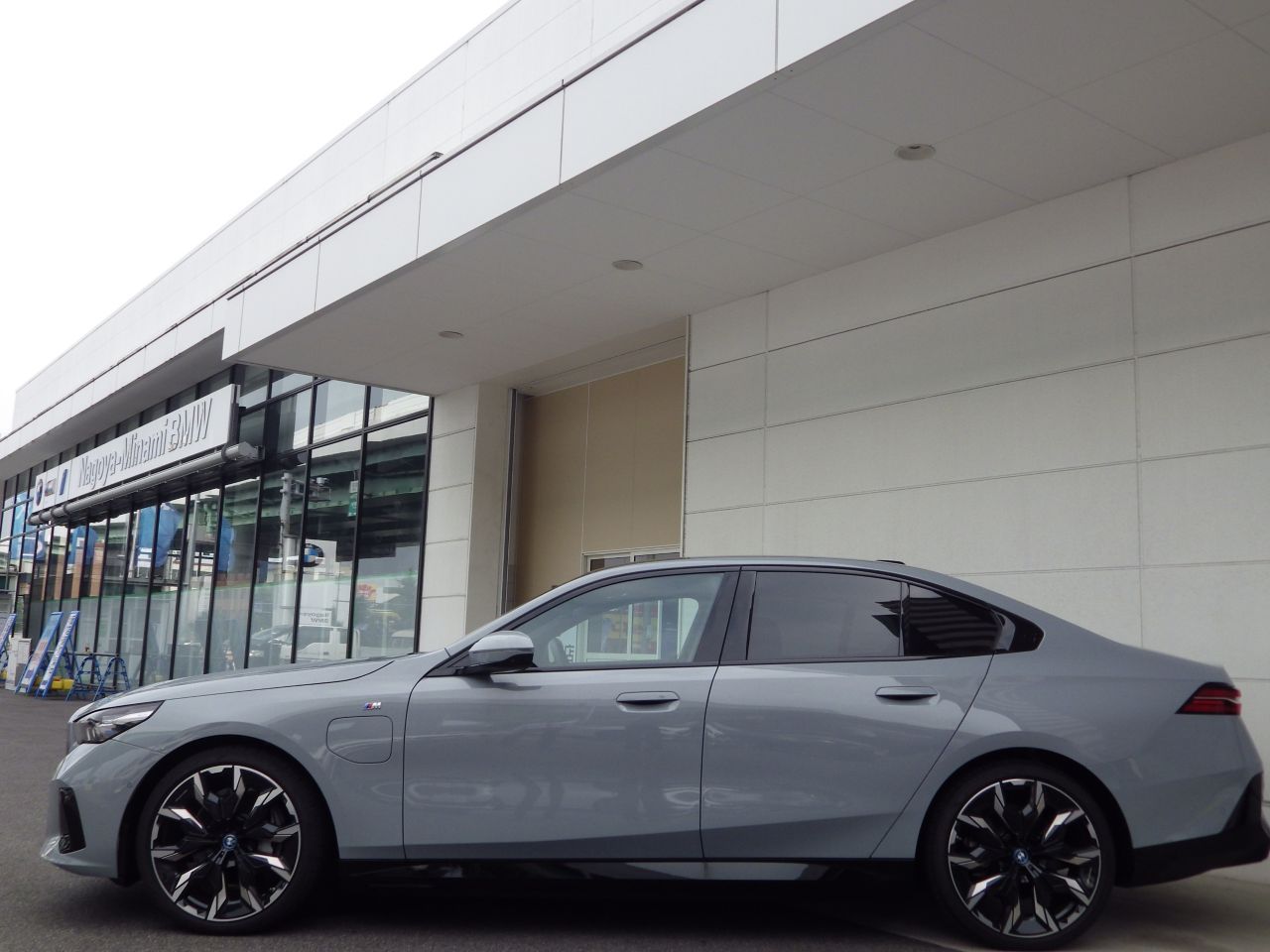 BMW i5 eDrive40 Sedan RHD