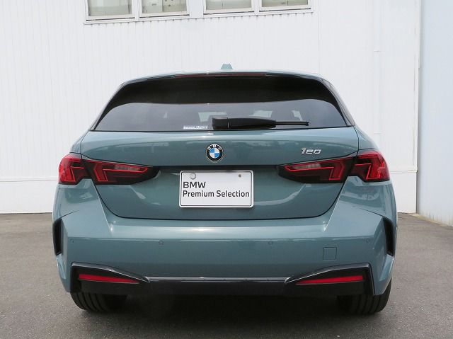 120 Sport Sports Hatch