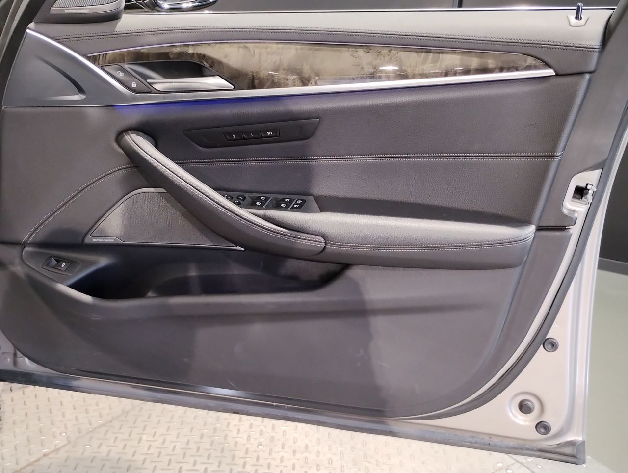 530I