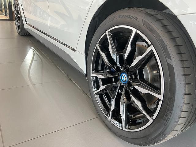 G26 i4 M50 RHD