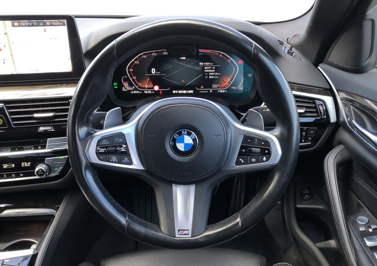 520d xDrive Sedan RHD