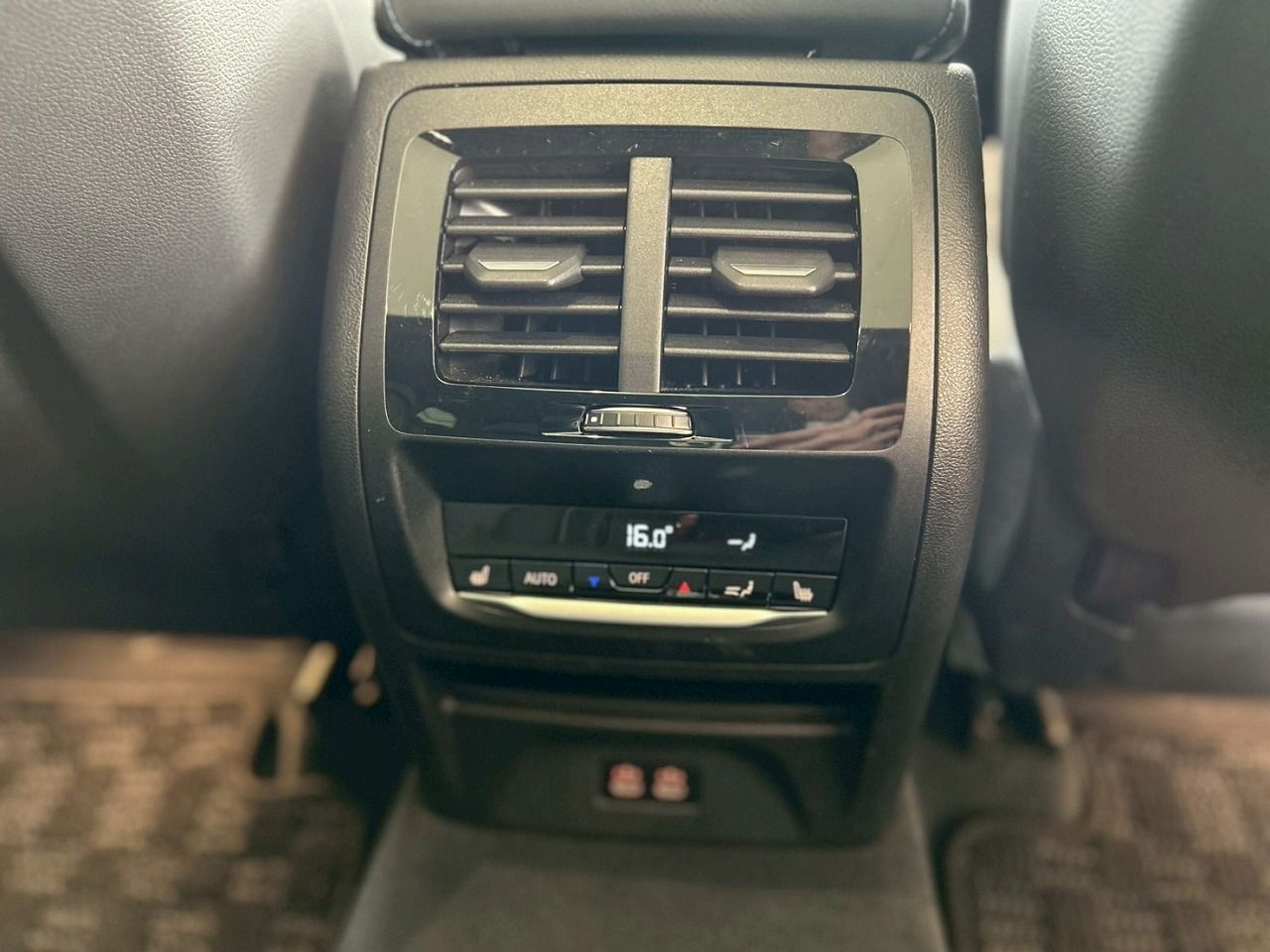 G01 X3 M40d RHD LCI ZA