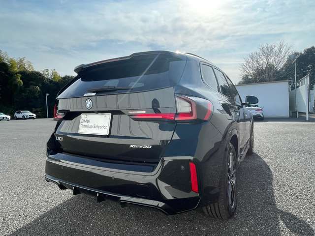 U11 iX1 xDrive30