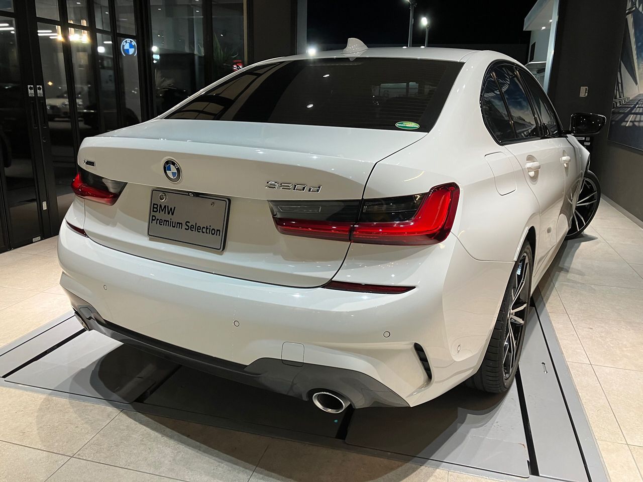 G20 320d xDrive RHD Saloon