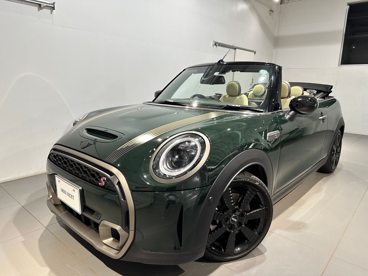 MINI Cooper S Convertible RHD