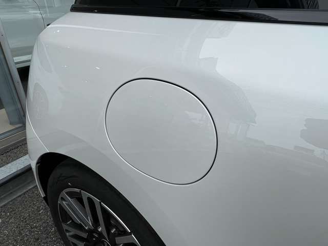 J01 MINI Cooper E