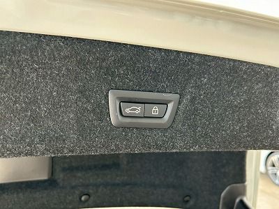 G20 330e Saloon RHD MX