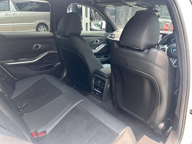 320d xDrive Berline RHD