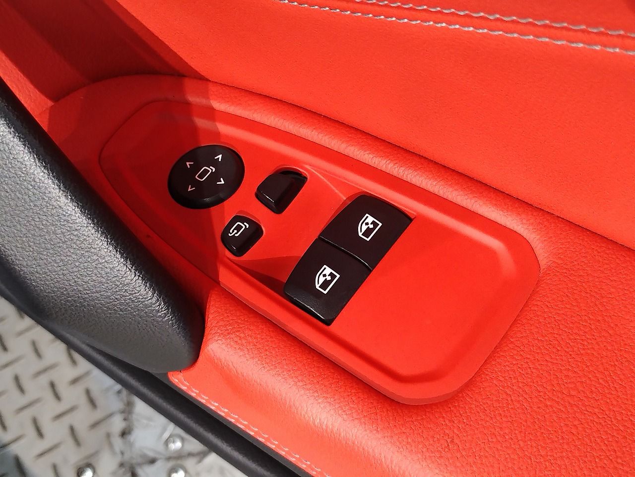 G29 z4 sDrive20i RHD