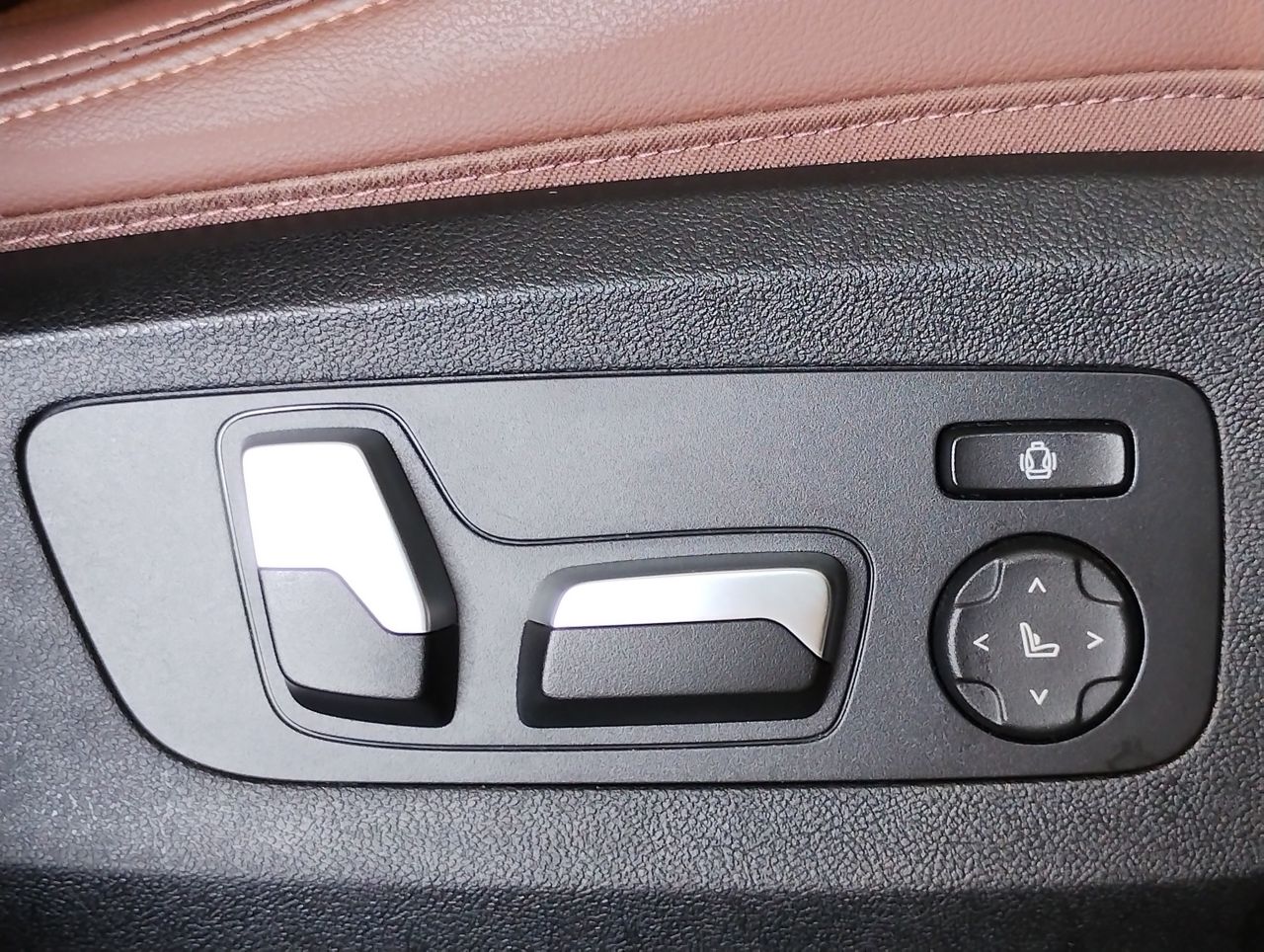 X* M50i RHD