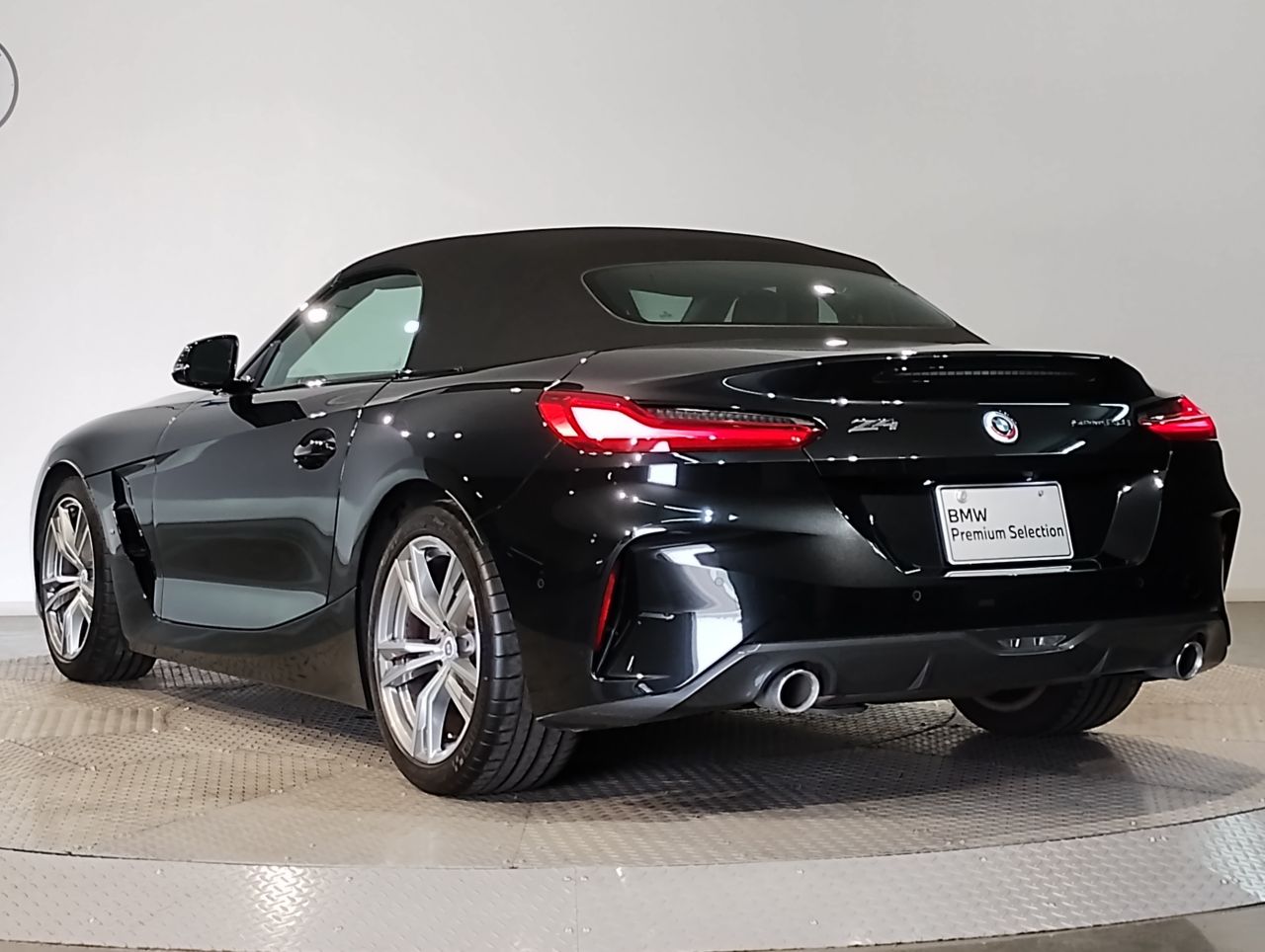 G29 z4 sDrive20i RHD