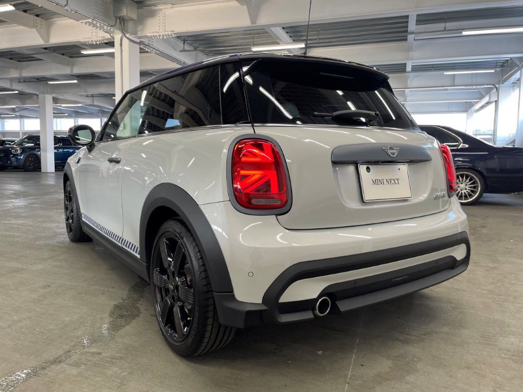 MINI Cooper F56 RHD